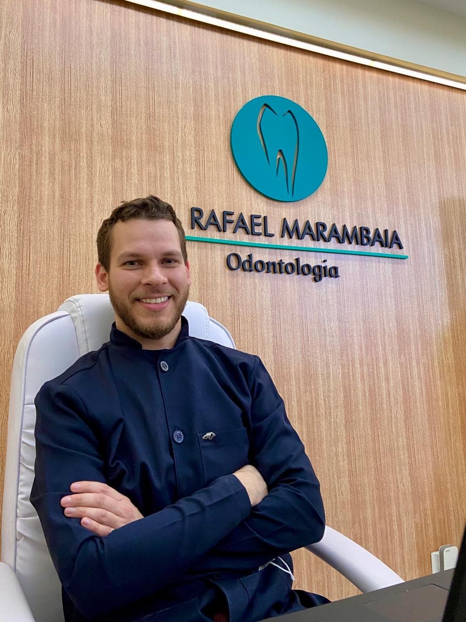 Dr. Rafael Marambaia no consultório